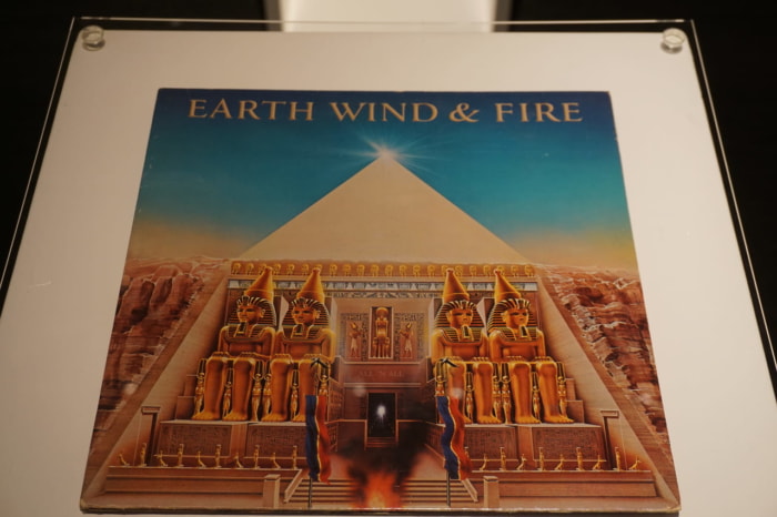 Earth, Wind & Fire のアルバム『太陽神 (All 'N All)』